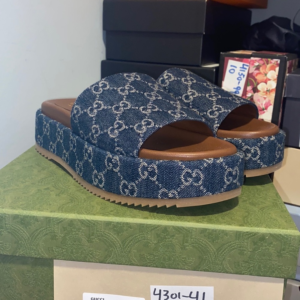 BRAND NEW GUCCI ANGELINA LOGO SLIDES